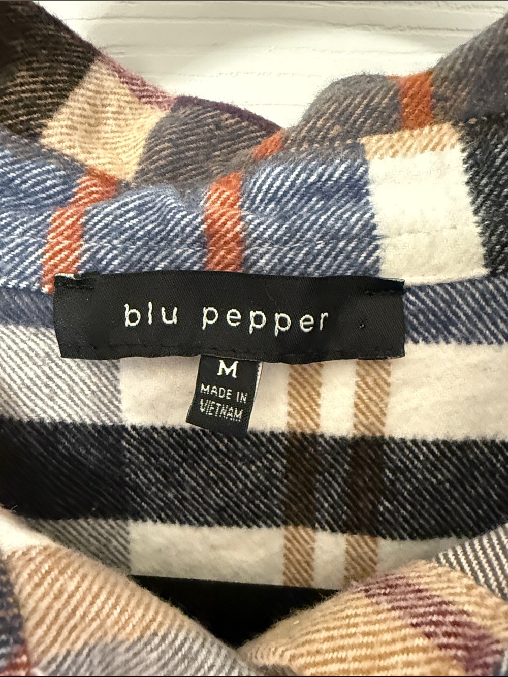 BLU PEPPER  beautiful thick flannel shirt OR Shacket size medium - Picture 2 of 5
